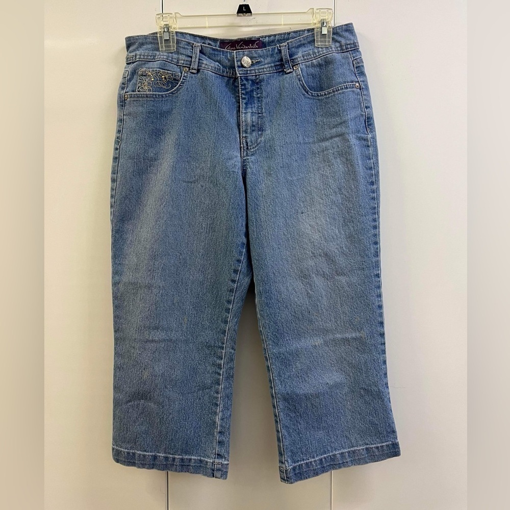 Excellent Condition Gloria Vanderbilt Capri Jeans with Pockets